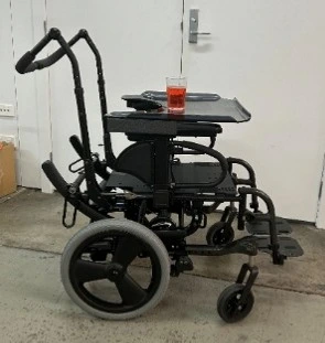 Wheelchair on the ground with no tilt applied